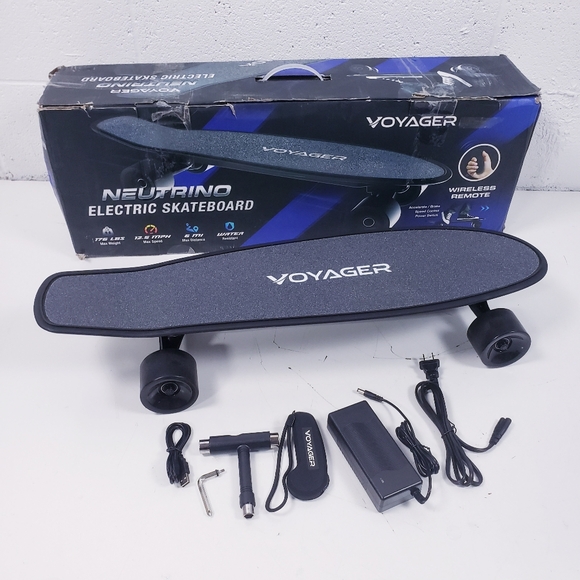 Voyager Neutrino Electric Skateboard New Open Box - Picture 1 of 16